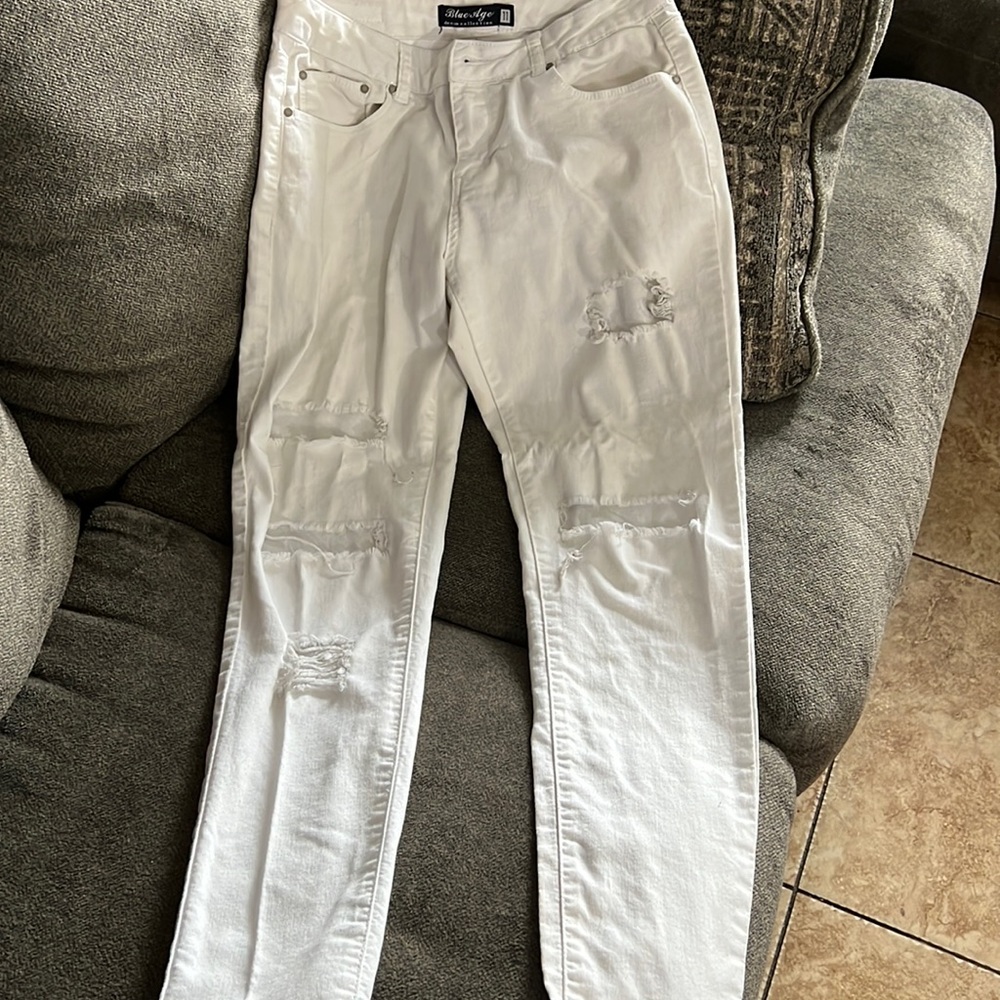 Size 11, White, Junior’s Jeans with rips